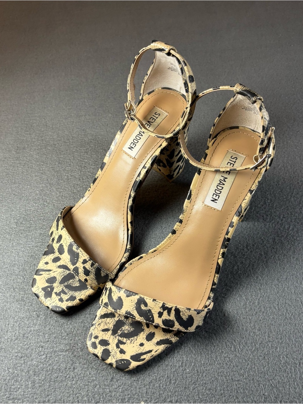 Steve Madden Carrson Leopard Print Calf Hair Block Heel Sandals - Size 7.5